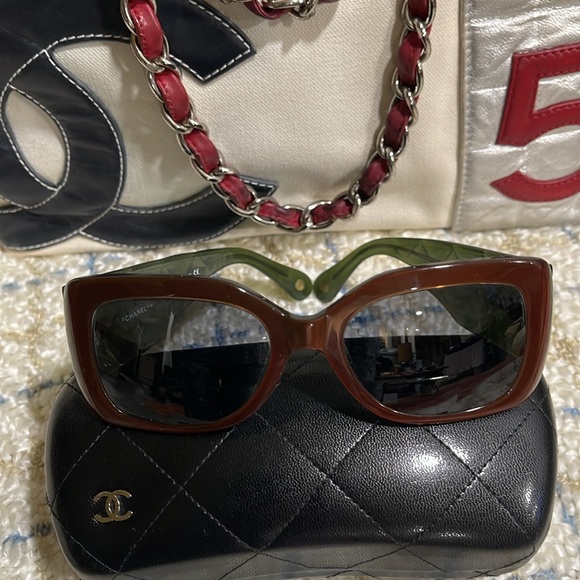 Authentic Vintage Chanel - Picture 9 of 9